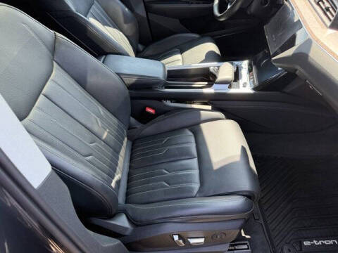 2019 Audi e-tron quattro Prestige