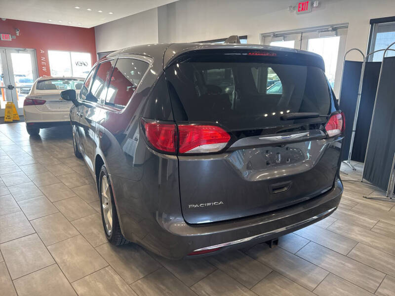 2018 Chrysler Pacifica Touring Plus