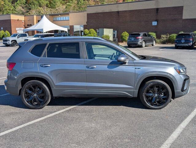 2024 Volkswagen Taos SE