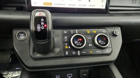 2024 Land Rover Defender 110 P400 X-Dynamic SE