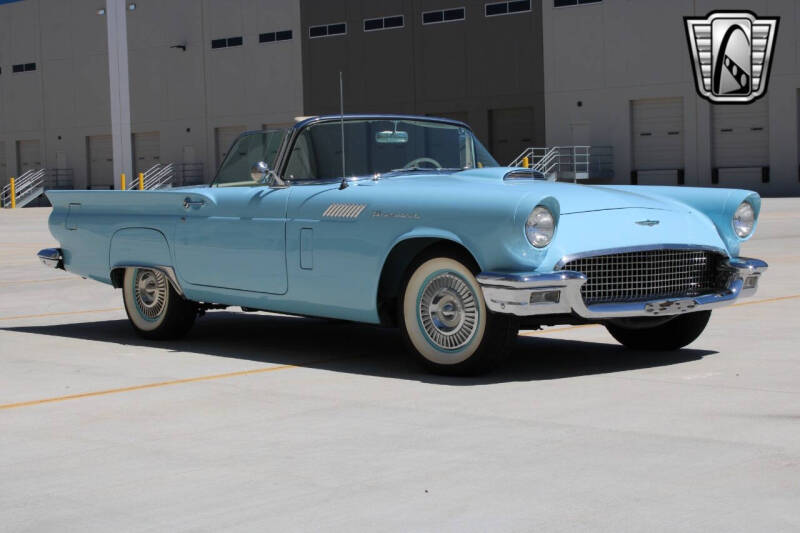 1957 Ford Thunderbird