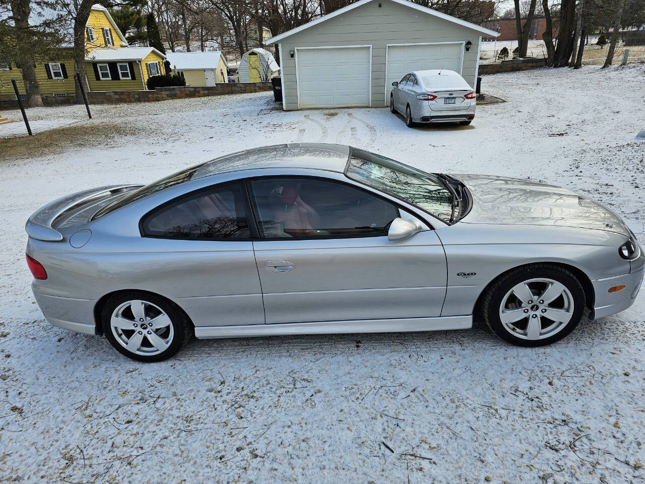 2004 Pontiac GTO 12