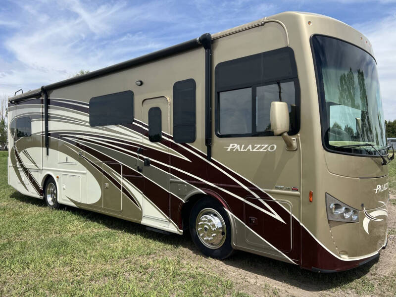 2016 Thor Motor Coach Palazzo 33.2 1 Owner!