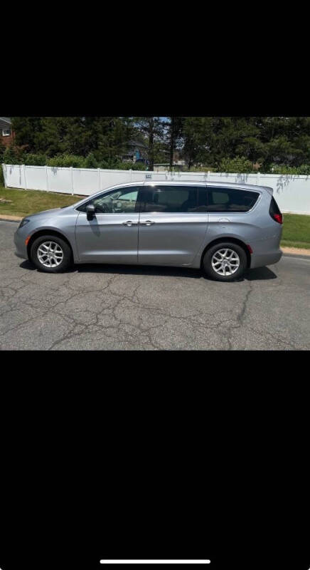 2020 Chrysler Voyager LX