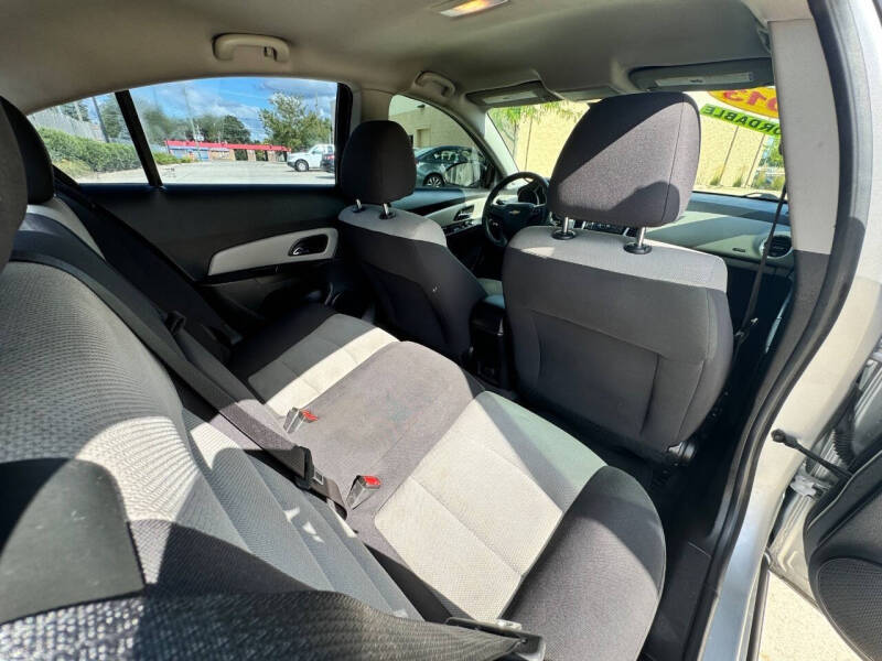 2013 Chevrolet Cruze LS Auto