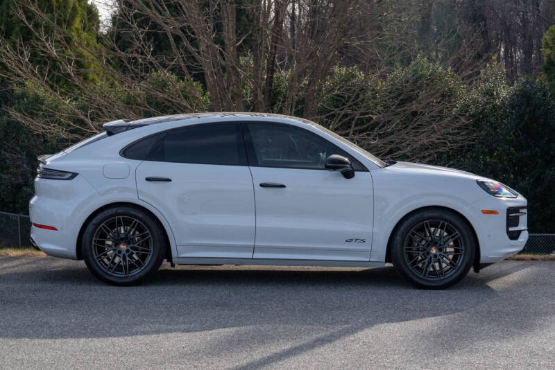 2025 Porsche Cayenne GTS Coupe