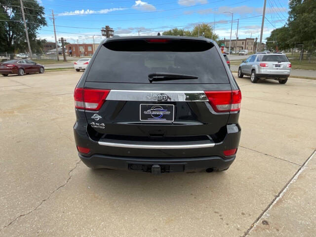 2013 Jeep Grand Cherokee for sale at Auto Connection in Waterloo, IA