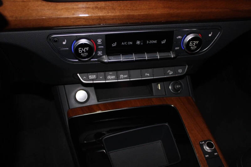 2023 Audi Q5 quattro Premium 40 TFSI