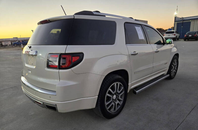 2015 GMC Acadia Denali photo 16