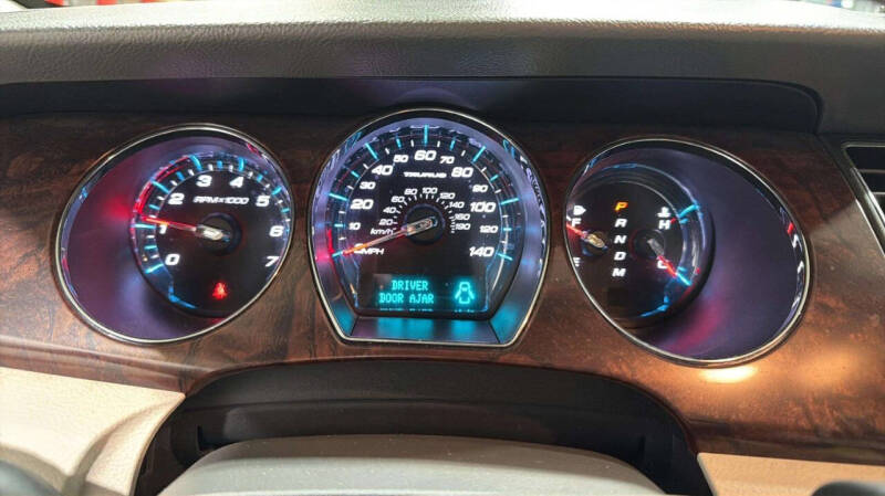 2011 Ford Taurus SEL