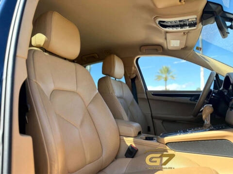 2015 Porsche Macan S