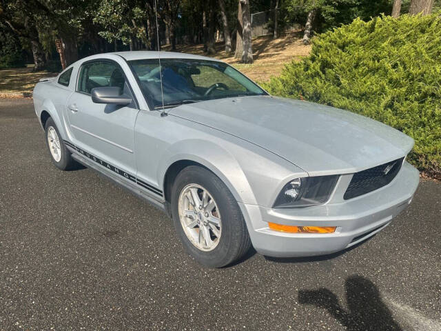 2007 Ford Mustang Deluxe's photo