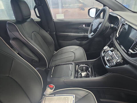 2027 Chrysler Pacifica Limited