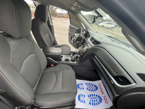 2017 Chevrolet Traverse LT