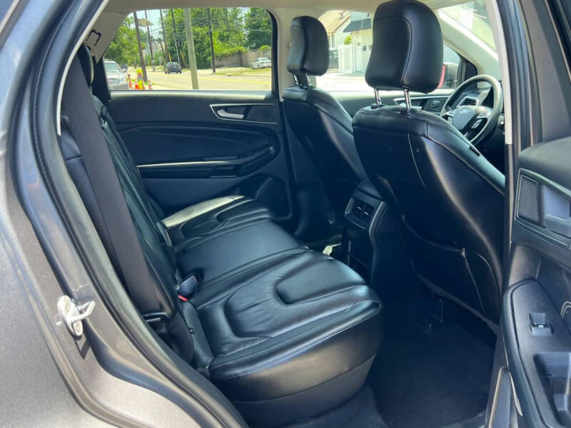 2022 Ford Edge Titanium
