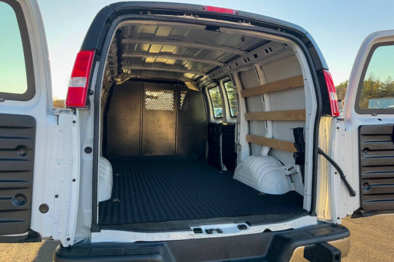 2024 GMC Savana 2500