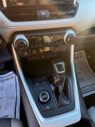 2019 Toyota RAV4 Hybrid XLE