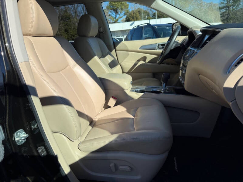 2017 Nissan Pathfinder SL