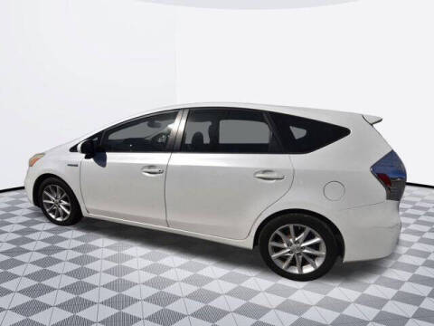 2013 Toyota Prius v Five