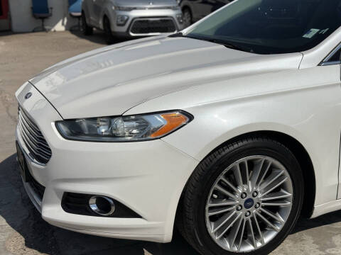 2013 Ford Fusion SE