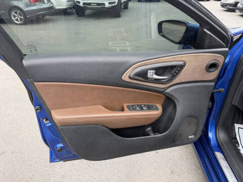 2017 Chrysler 200 C Platinum