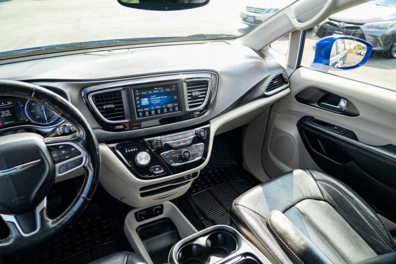 2020 Chrysler Pacifica Touring L