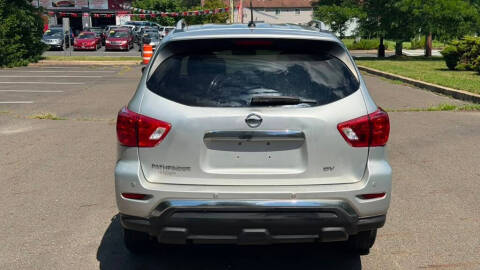2018 Nissan Pathfinder SV