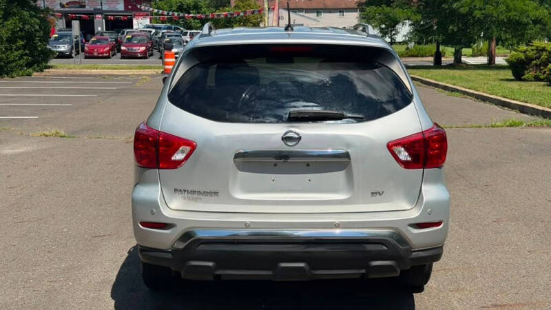 2018 Nissan Pathfinder SV