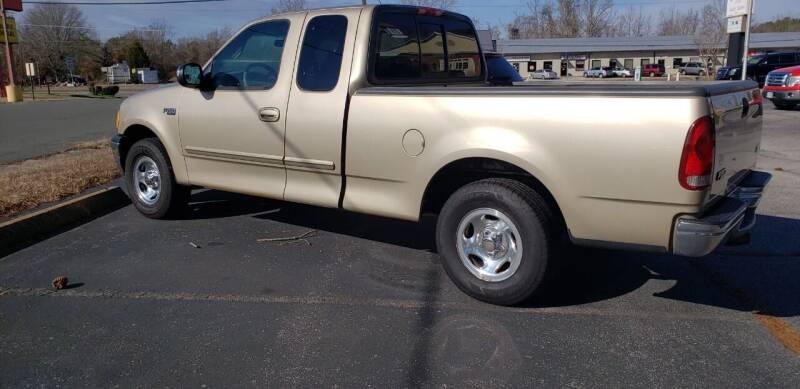 2000 Ford F-150 for sale at HL McGeorge Auto Sales Inc in Tappahannock VA