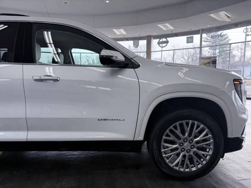 2024 GMC Acadia Denali