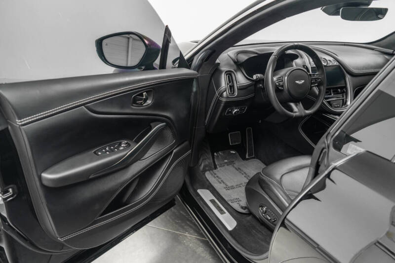 2021 Aston Martin DBX