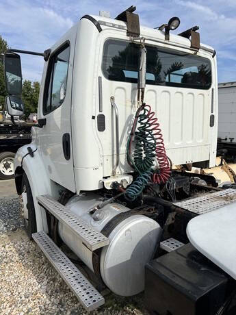 2013 Freightliner Business class M2