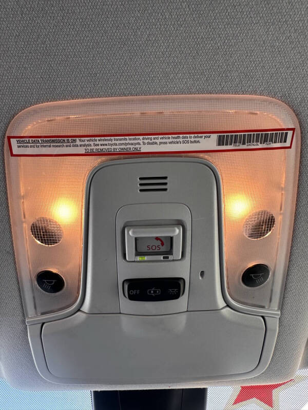 2022 Toyota Prius LE