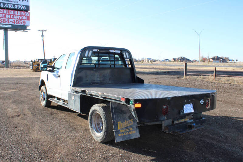 2018 Ford F-350 Super Duty Chassis Cab XL photo 7