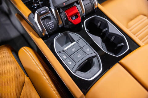 2025 Lamborghini Urus SE