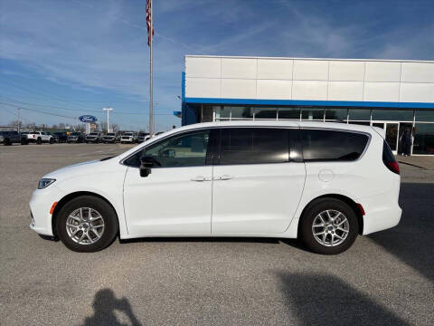 2024 Chrysler Pacifica Touring L