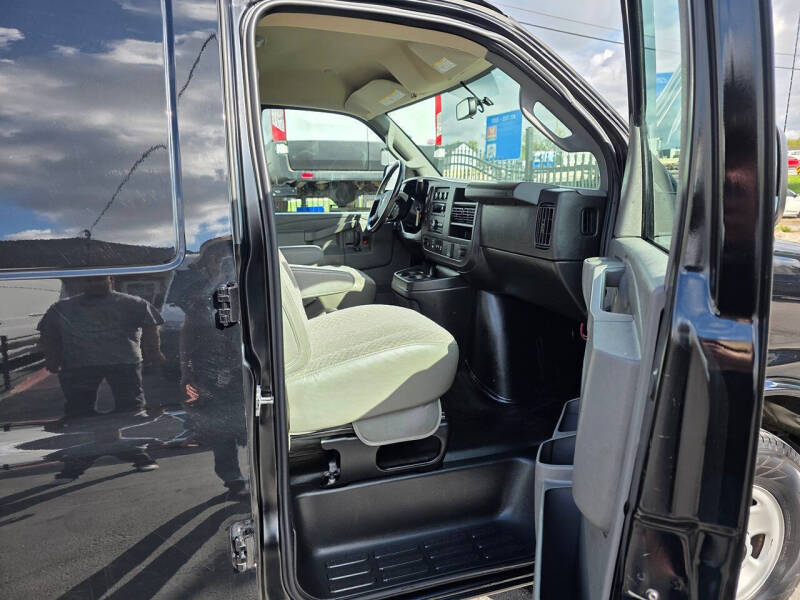 2023 GMC Savana 3500