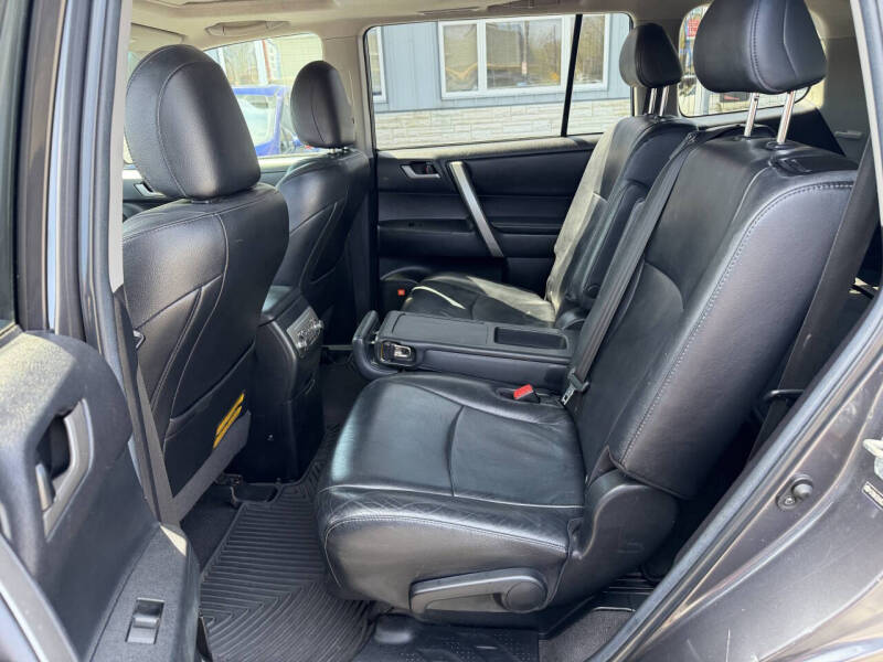 2012 Toyota Highlander SE