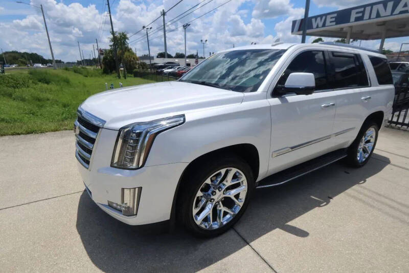 2016 Cadillac Escalade Luxury Collection