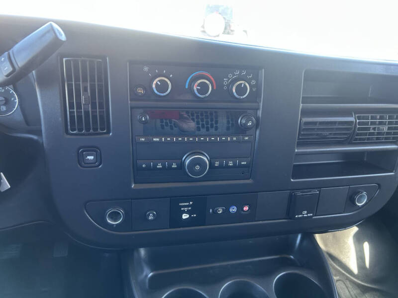 2022 Chevrolet Express 2500