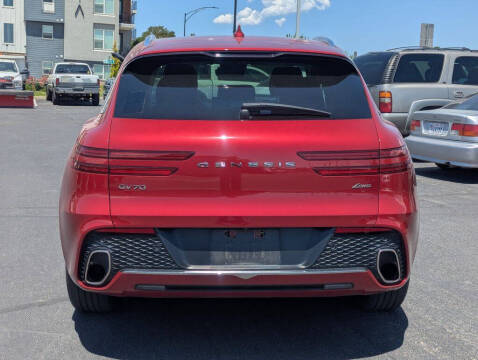 2023 Genesis GV70 2.5T Standard