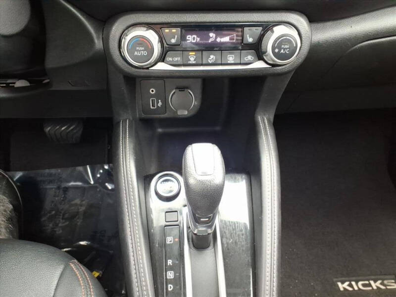 2019 Nissan Kicks SR