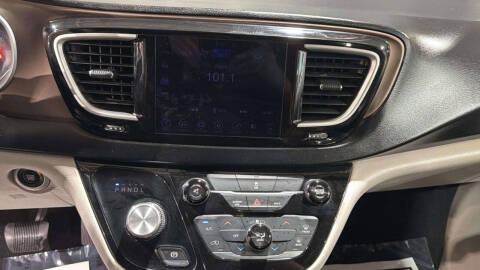 2017 Chrysler Pacifica Touring