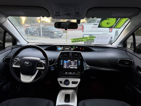 2016 Toyota Prius Three
