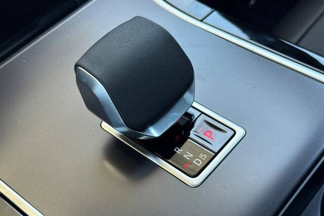 2026 Land Rover Range Rover Velar P250 Dynamic SE