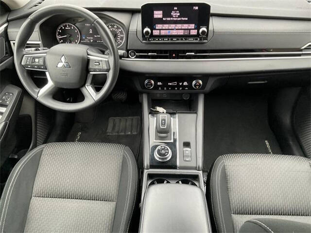 2022 Mitsubishi Outlander ES