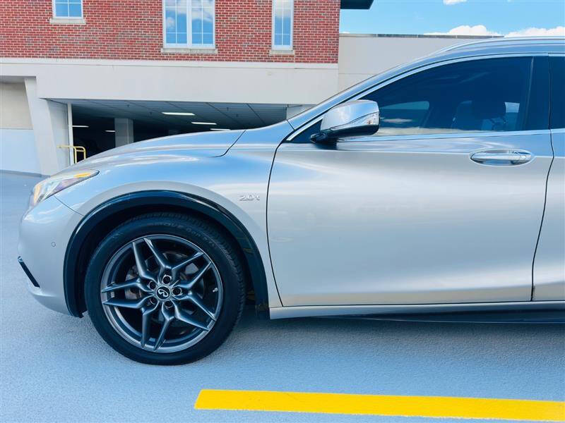 2017 Infiniti QX30 Premium