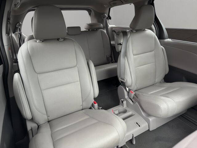 2020 Toyota Sienna XLE Premium 8-Passenger