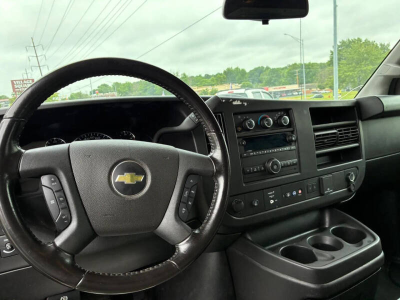 2022 Chevrolet Express 2500