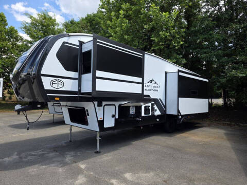 2026 BLACKTHORN 3100 RL 5TH WHE